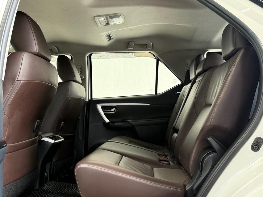 2020 TOYOTA FORTUNER 2.4V รถมือเดียวออกป้ายแดง รถวิ่งน้อย ประวัติศูนย์ครบ ไม่เคยมีอุบัติเหตุครับ 14