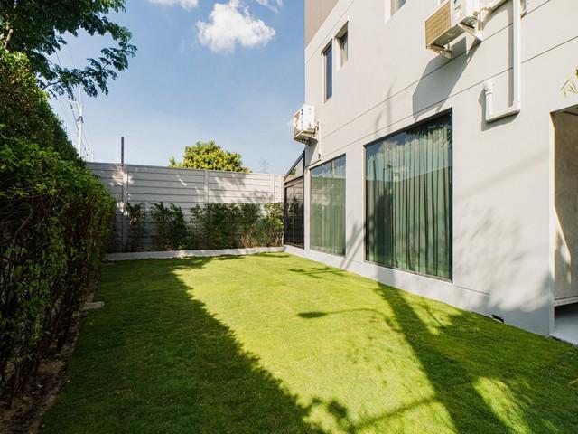 ขาย ให้เช่าบ้านแฝด 3 ชั้นหลังริม บ้านกลางเมือง ดิ อิดิชั่น ศรีนครินทร์-สวนหลวง บ้านใหม่เพิ่งตกแต่งเสร็จ พร้อมอยู่ ซอยร่วมสามัคคี ถนนคู่ขนานกาญจนาภิเษก 15