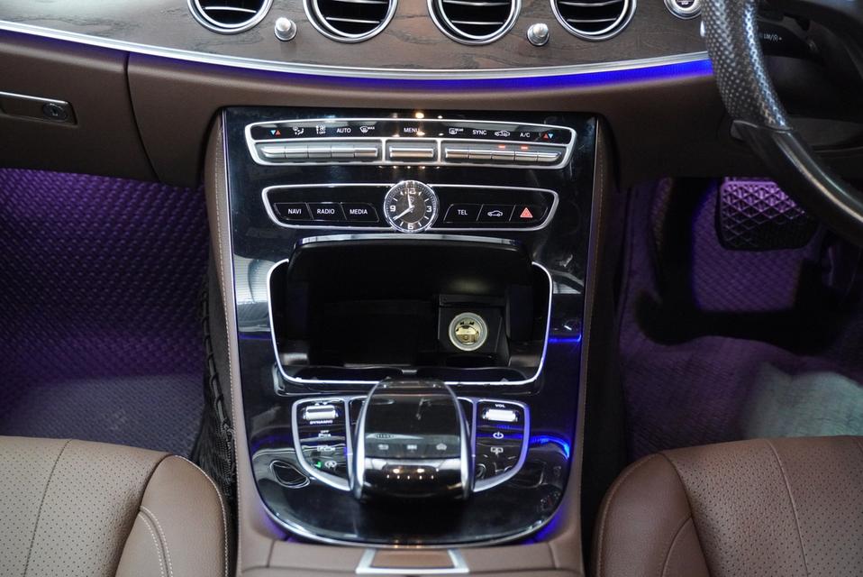 รหัสรถ JRS5379 Mercedes Benz E220d 2016 ดีเซล สีดำ 12
