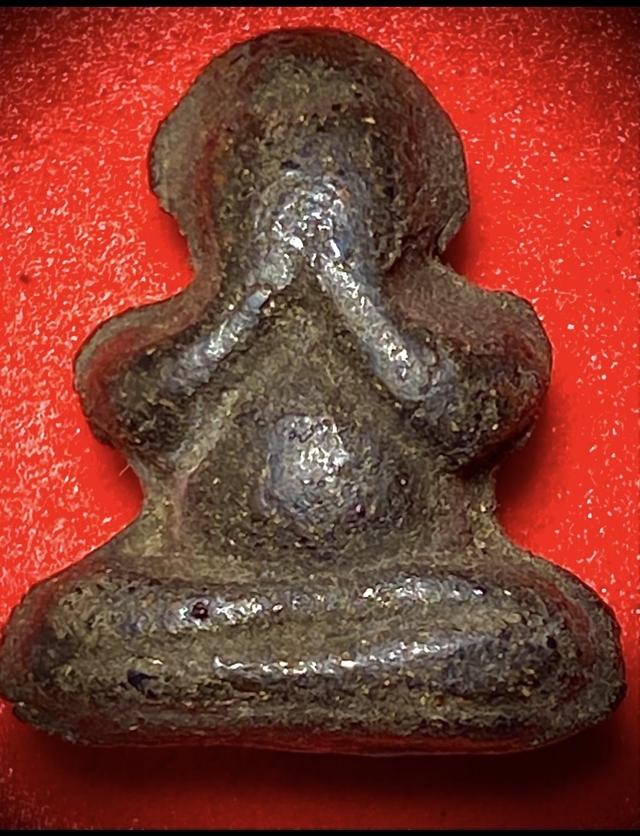 พระปิดตา เนื้อผงคลุกรัก ไม่ทราบที่