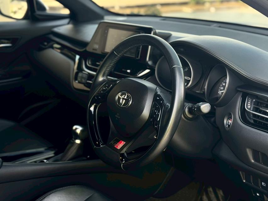 Toyota C-HR Hybrid  Y22 Wagon 4dr HEV GR Sport E-CVT FWD top  1.8 (Hybrid) สีดำ ออโต้  12