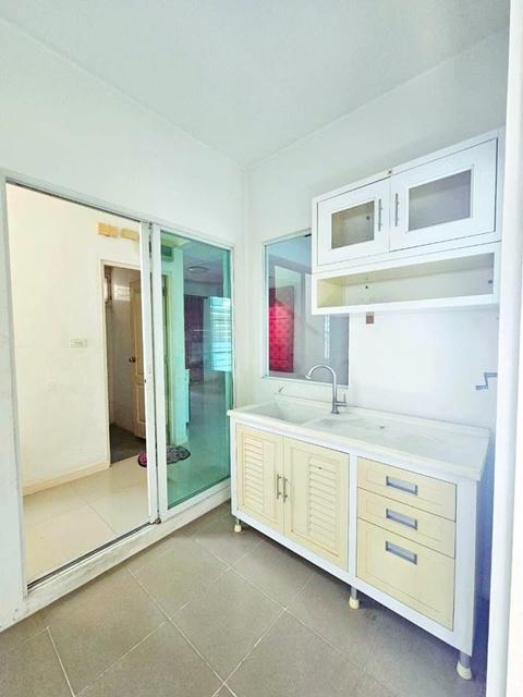 เลียบคลองสาม บิ๊กซี คลอง3 2.4กม. ถ.รังสิต-นครนายก ให้เช่าบ้านเดี่ยว 2 ชั้น 52ตร.ว. 202ตร.ม. ตลาดพระยาสมาน 1.9 กม. 8