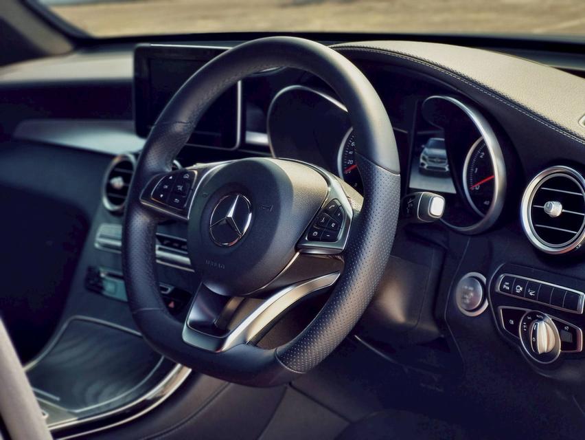 Mercedes Benz GLC 250 AMG Coupe ปี 2019 ไมล์ 58,xxx km. รูปที่ 9