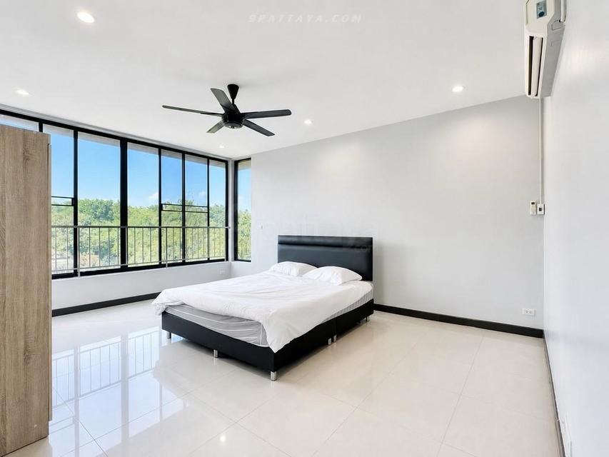 For Rent / For Sale — Large Pool Villa at Paradise Villa 1, East PattayaSpacious pool villa for rent or sale at Paradise Villa 1 7