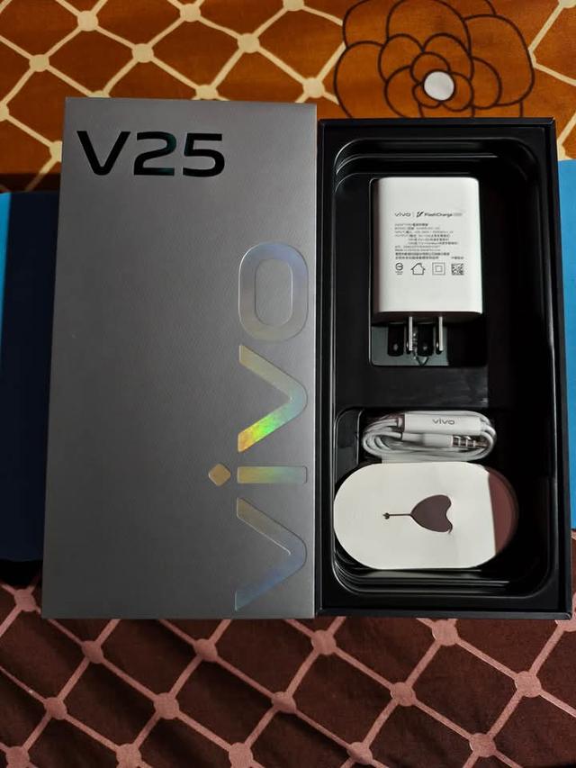 ขายด่วน Vivo V25 2