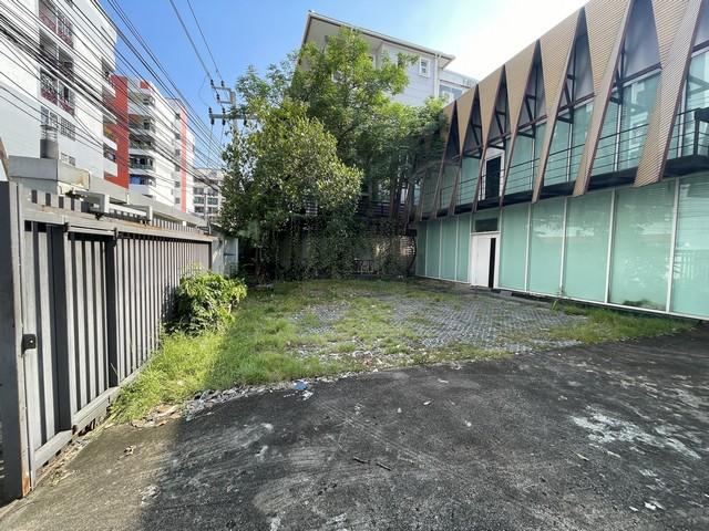 ให้เช่าโกดังขนาดใหญ่พร้อมออฟฟิศ บนเนื้อที่ 200 ตรว. ซอยบางนาตราด 32 ไฟฟ้า 3 เฟส เหมาะสำหรับทุกประเภทธุรกิจ ใกล้เซ็นทรัลบ 2