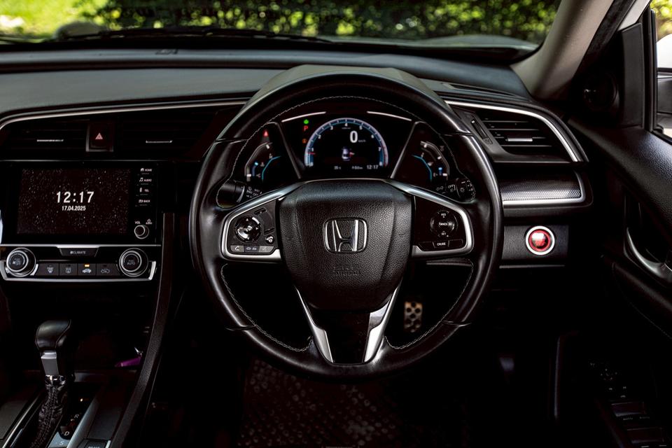 Honda Civic FC 1.8EL ปี2020 สีขาว มือเดียว แต่ง RS 15
