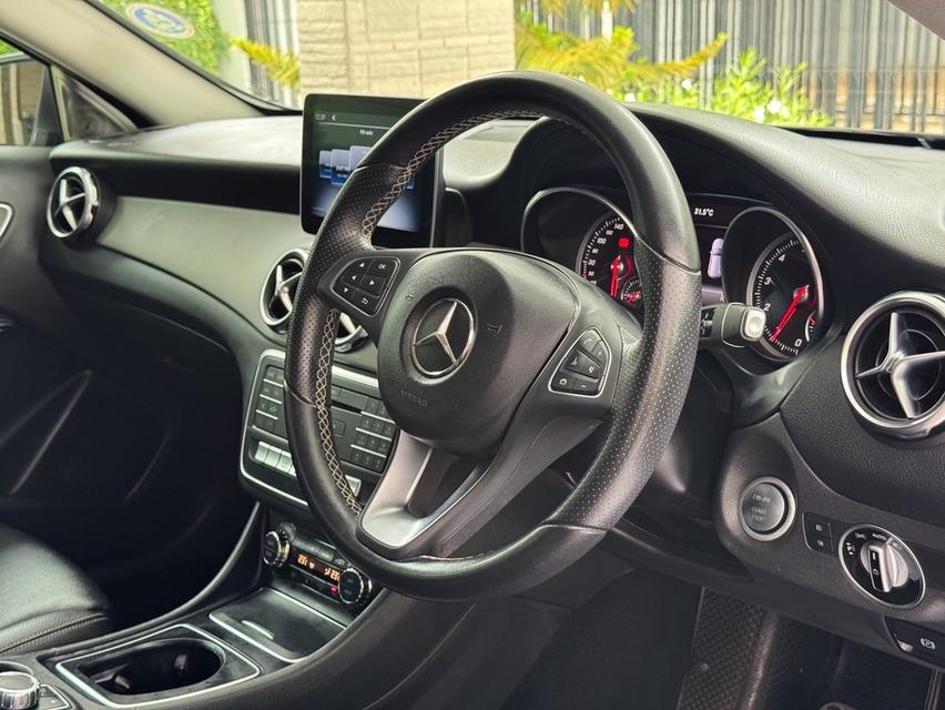 รหัสรถ AVA3003 ✨Mercedes Benz GLA200 Urban ปี 2019 W156 Facelift 12