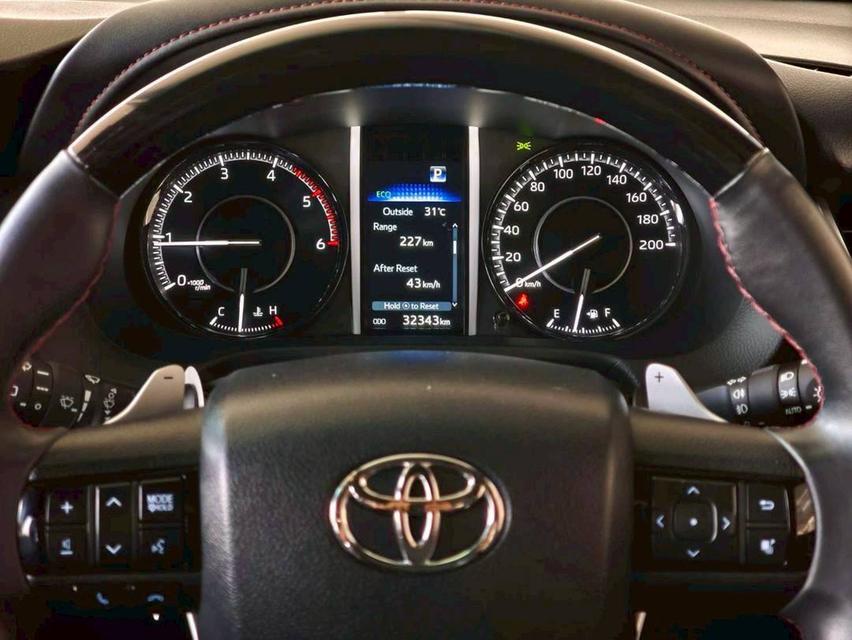 Toyota Fortuner Legender 2.4 2WD 2021 (black top) รถสวย ใช้น้อยมาก ดูแลดี ประวัติชัดเจน 11