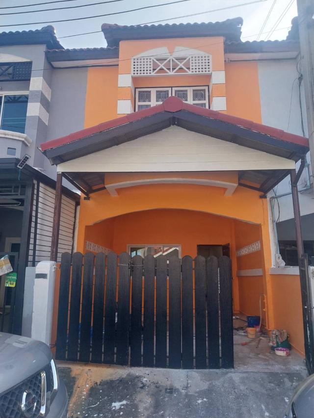 ทาวน์เฮ้าส์ หมู่บ้านปิยวรารมย์ 1 1