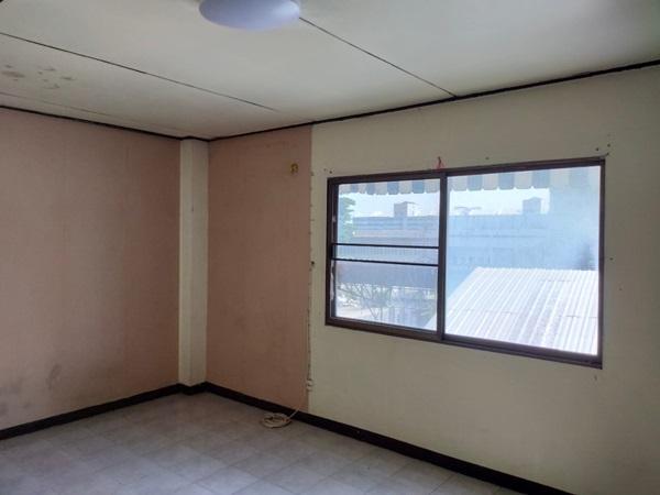 ขายด่วน! ทาวน์เฮ้าส์ เชียงใหม่ 3 ชั้น 3 ห้องนอน ทำเลดี ราคาพิเศษ เจ้าของขายเอง โทร 088-2852080 7