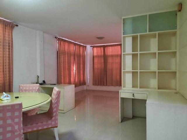 ให้เช่า บ้านเดี่ยว หมู่บ้านอยู่เจริญ 542 ซอยประชาราษฎร์บำเพ็ญ 24 ใกล้สนง.เขตห้วยขวาง เหมาะอยู่อาศัย เดินทางสะดวก 20