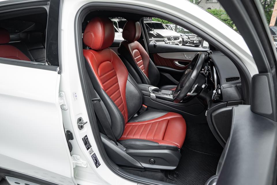 Mercedes-Benz GLC220d 4MATIC Coupe AMG Dynamic Facelift ปี 2022 รูปที่ 5