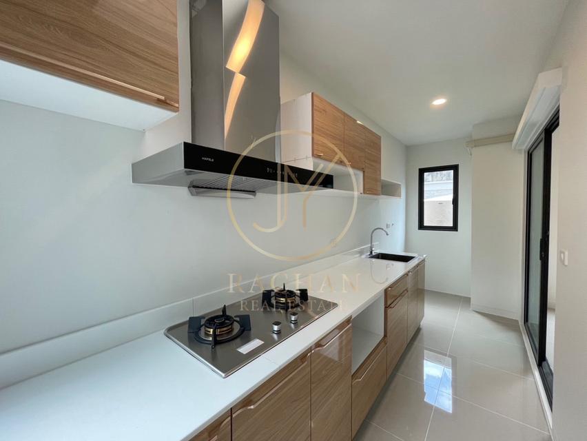 ขายด่วน บ้านแฝด 2 ชั้น รีโนเวทใหม่ หลังริม หมู่บ้านธนาวิลเลจ วงแหวน-ปิ่นเกล้า เนื้อที่ 43.4 ตร.ว 9