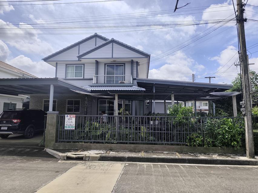 ขายบ้านเดี่ยว หลังมุม เนื้อที่ 69.4 ตรว. หมู่บ้านพฤกษลดา2 คลองสี่ ลำลูกกา ซอย2/1 ต้นๆโครงการ เข้าไม่ลึก ติดถนนพระองค์เจ้าสาย ห 1