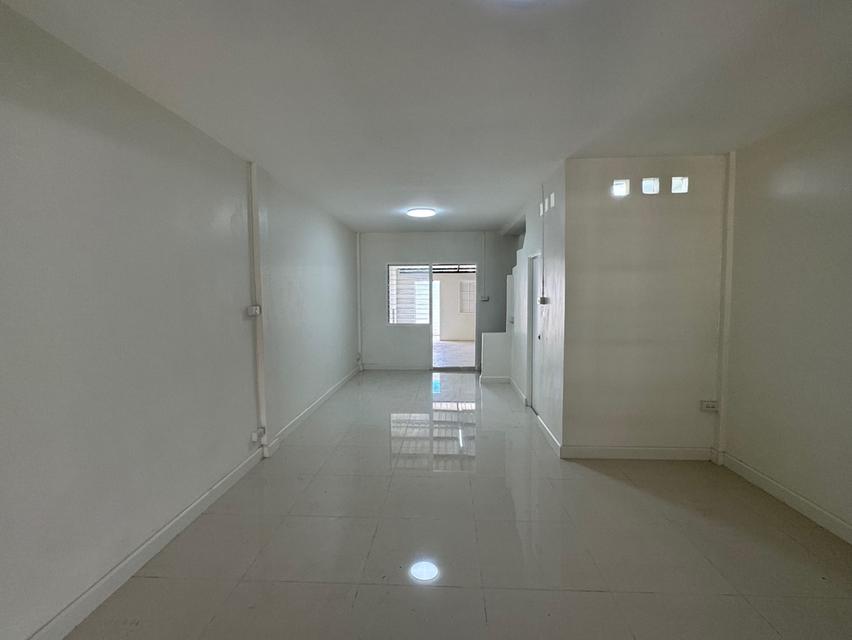ให้เช่าทาวน์เฮาส์ บ้านร่มเงาไม้ บางบัวทอง 2 ห้องนอน ใกล้รถไฟฟ้าสายสีม่วง 4