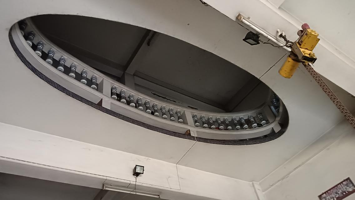 ที่ดินพร้อมตึกติดสี่แยกไฟแดง ติดถนน340 ด้านหน้าด้านหลังติดถนน 5