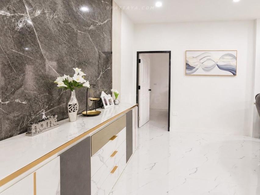 For Rent — Large Single House at Pattaya Land and House, Noen Phlap WanLarge house for rent at Pattaya Land and House, Noen Phlap Wan area. Spacious 7