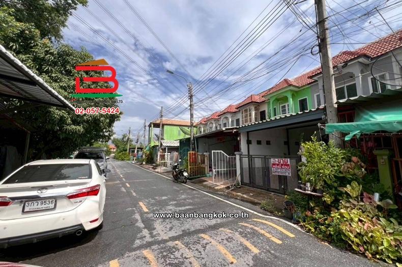 ทาวน์เฮาส์ 2 ชั้น โครงการ เอเชียโฮมทาวน์ 1-3 ถนนบางกรวย-ไทรน้อย ตำบลไทรน้อย อำเภอไทรน้อย นนทบุรี 2
