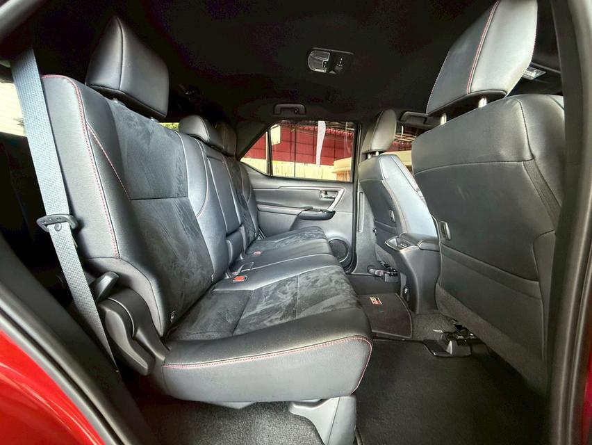 ปี 2025 TOYOTA FORTUNER, 2.8 GR SPORT BLACK TOP 4WD รูปที่ 12
