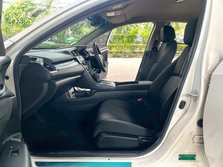 ขายรถ Honda Civic FC 1.8 ปี 2017 สีขาว เกียร์ออโต้ 11