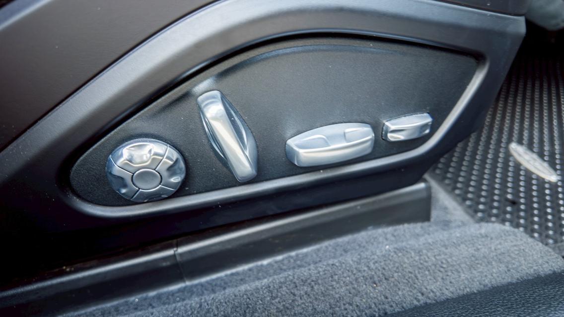 Porsche Panamera 4 E-Hybrid ปี 2018 รูปที่ 15