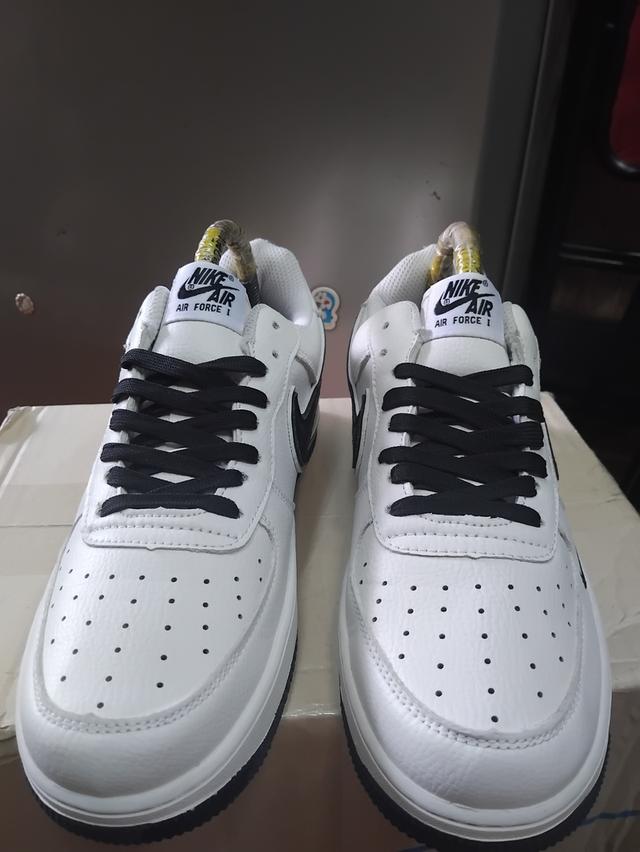 NIKE AIR FORCE 1LOW EUR 42/26สวยสภาพใหม่ไร้ตำหนิ550ค่าส่ง50 รูปที่ 2