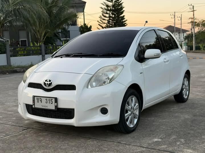 รีบขาย Toyota Yaris  2012 4