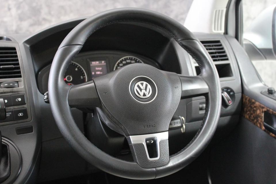 รหัสรถ JRS2165 Volkswagen Caravelle T5.ดีเซล Bi-TDI ไฟหน้า LED ปี 16 9