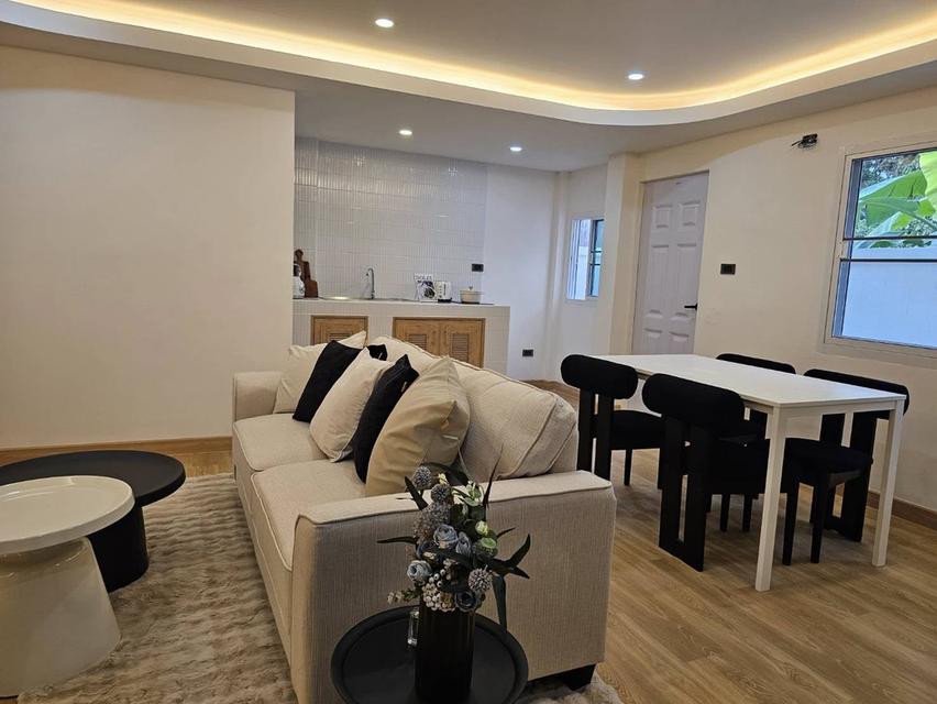 🏡🎉 ทาว์เฮ้าส์สองชั้น รีโเนวทใหม่ ตกแต่งพร้อมอยู่ ทำเลใกล้เมือง #ช้างเผือก - ราคา 2.49 ล้านบาท 🔥新建房屋出售 2 卧室 3 卫生间 - 价格 2.49 MB 🔥 10