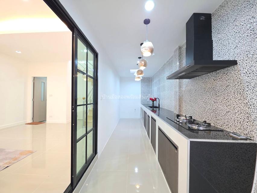 หมู่บ้านเอกวิน ถนนเลียบคลองสอง 8