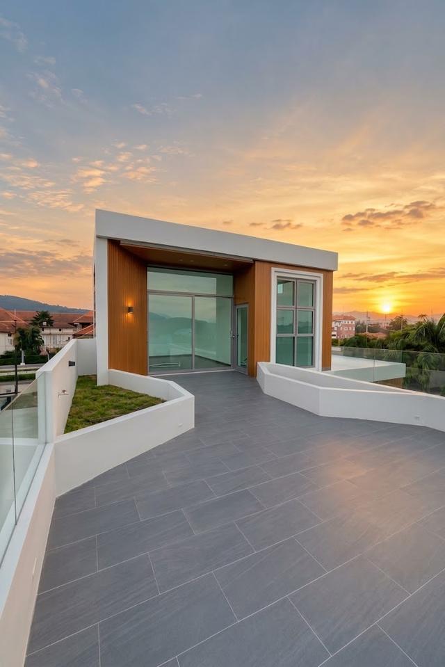 LUXURY VILLA FOR SALE – LAGOON CHALONG 17