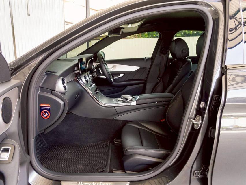 Mercedes Benz C300e AMG SPORT  ปี จด 2022 14