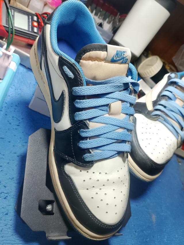 Air Jordan 1 low มือ2 สภาพ95+ สีขาว น้ำเงิน ดำ