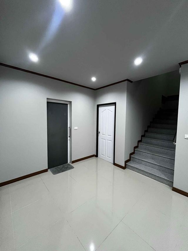 ให้เช่าบ้านเดี่ยว 2 ชั้น หมู่บ้านวราวิลล์ 2  ถ. 345  ซ.เงินล้าน ต.บางคูวัด อ.เมือง จ.ปทุมธานี เช่า 25,000/ด.  เนื้อที่ 57 ตรว.5นอน 3น้ำ 1ครัว 2ที่จอด 6