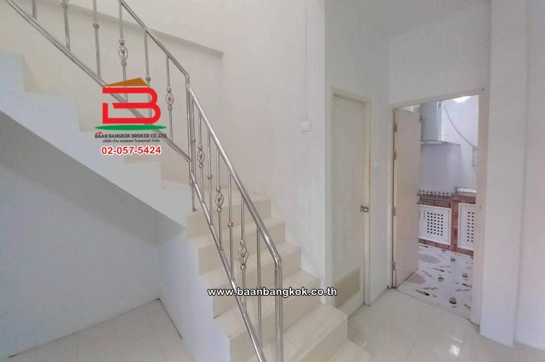 บ้านเดี่ยว เนื้อที่ 34.8 ตร.ว. หมู่บ้านนันทวัน 10 (ซอยเลียบวารี 37) ถนนเลียบวารี แขวงโคกแฝด เขตหนองจอก 13