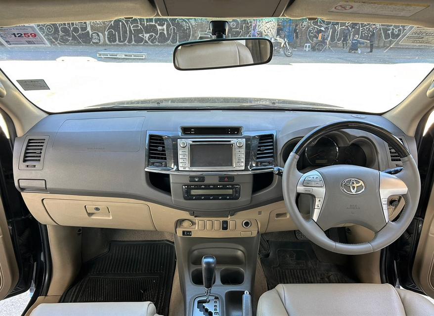 Toyota Fortuner 2.7 V Auto 2WD ปี 2011   5