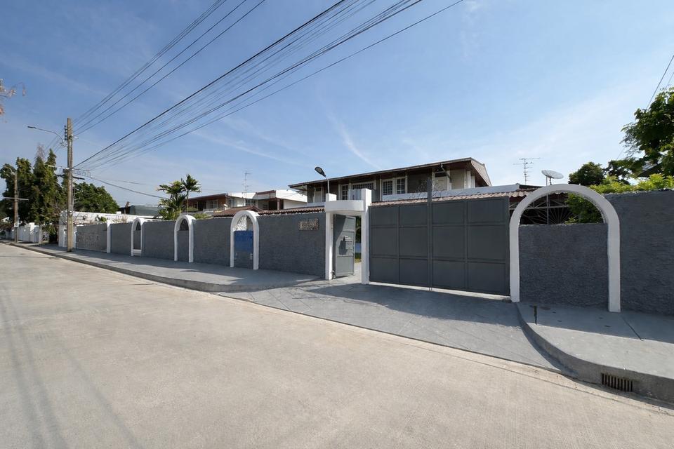 บ้านเสนานิเวศน์ 1 ซอย ประเสริฐมนูกิจ 18 ถนนเกษตร-นวมินทร์ แขวงจรเข้บัว เขตลาดพร้าว กรุงเทพมหานคร 2