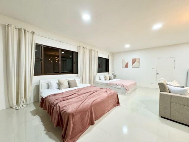 ให้เช่าบ้านเดี่ยว 2 ชั้น 80 ตร.ว. พื้นที่กว้าง 5 ห้องนอน ลาดพร้าว ซอย 9 เดินถึง MRT ลาดพร้าว 5 นาที จอดรถ 3 คัน เหมาะอยู่อาศัยหรือทำโฮมออฟฟิศ 6