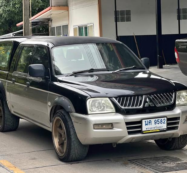 Mitsubishi Strada Grandis 2.8 ปี 2004