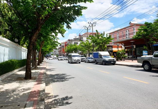 ขายที่ดิน ติดถนนพระราม 2 ซอย 50 เนื้อที่ 2-2-42 ไร่ พร้อมอาคารพาณิชย์ 3