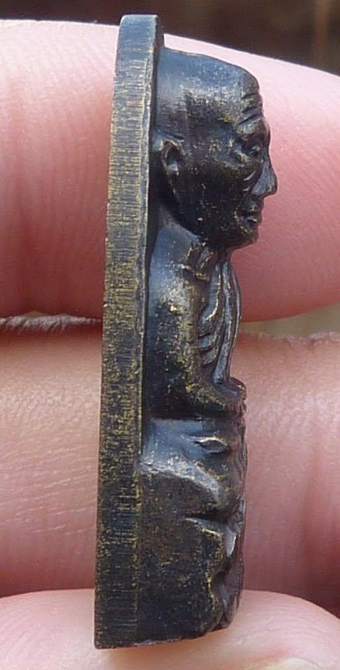 หลวงปู่ทวดพิมพ์เล็กหลังหนังสือ รูปที่ 4