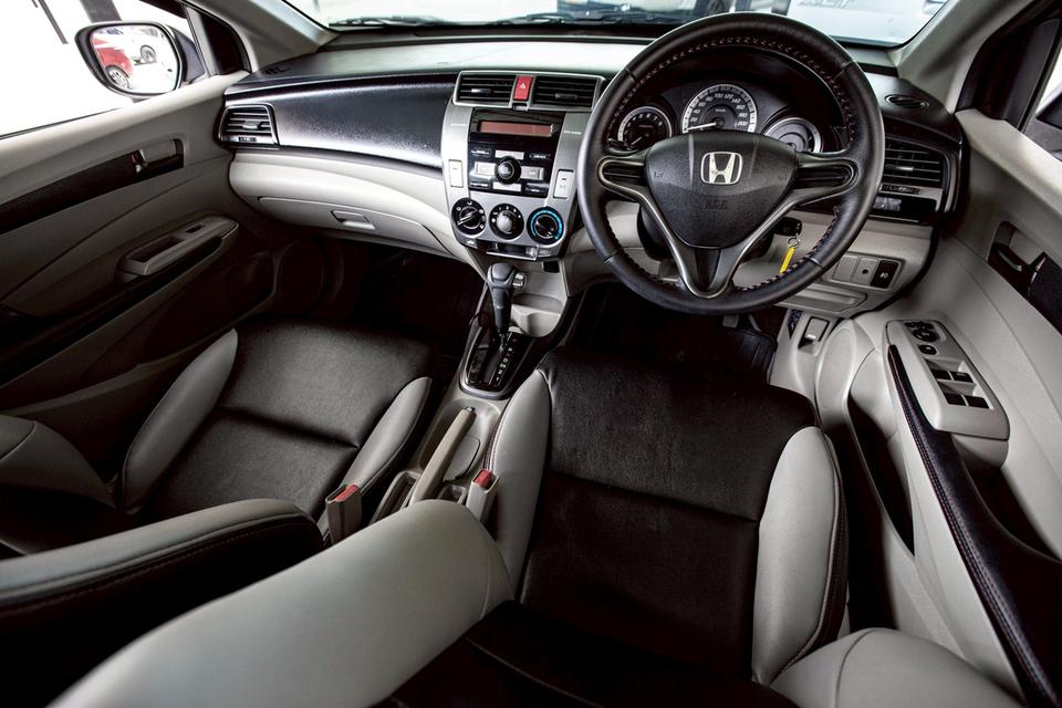 Honda City 1.5S เกียร์ออโต้ ปี 2012 สีเทา  16