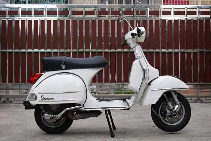 ส่งต่อรถมอเตอร์ไซค์สวยๆ Vespa PX 125