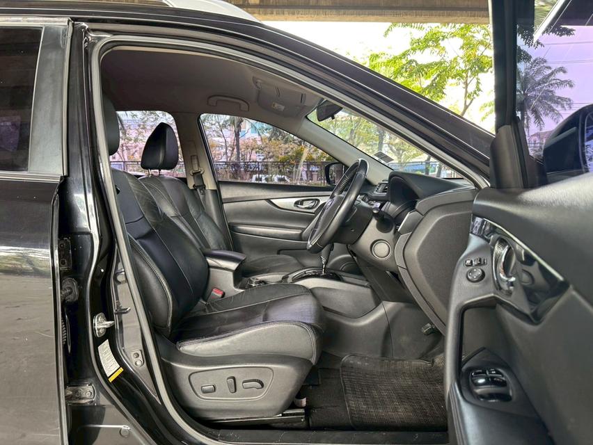 ขายรถ nissan  X-Trail 2.0V 4WD ปี 2016 สีดำ เกียร์ออโต้ รูปที่ 9