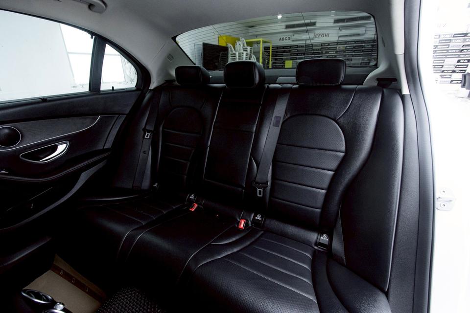 BENZ C220D 2.0 AVANTGARDE AT 2021C-Class ดีเซล ตัวท็อป Avantgarde โฉม W205 LCI รูปที่ 11