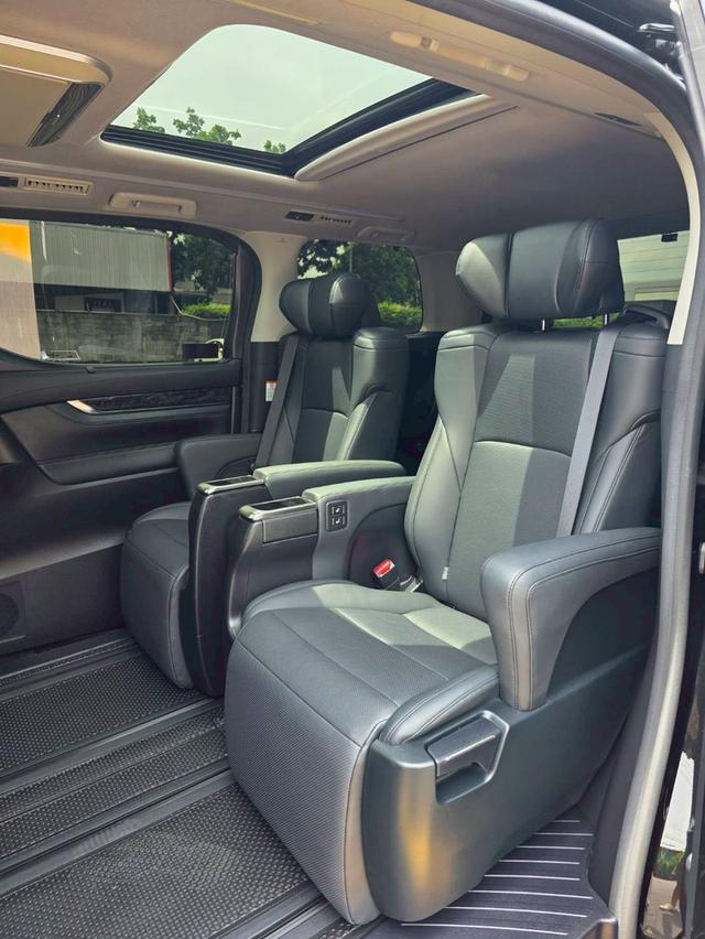 Toyota ALPHARD 2.5SC PACKAGE สีดำ ปี 2021 ไมล์ 40,000 กม.  12