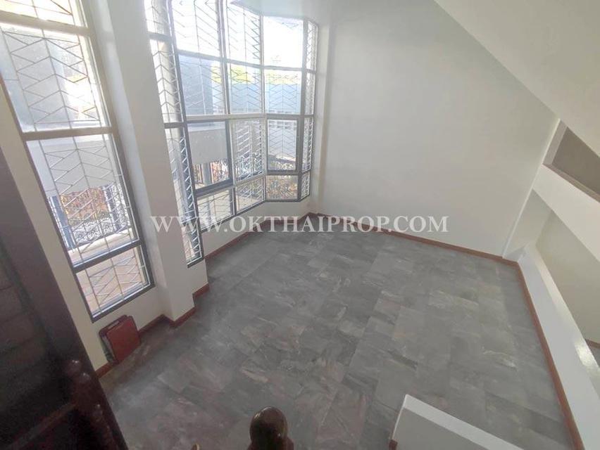 ทาวน์โฮม 4.5 ชั้น ถนนโชคชัย 4 ลาดพร้าว 15