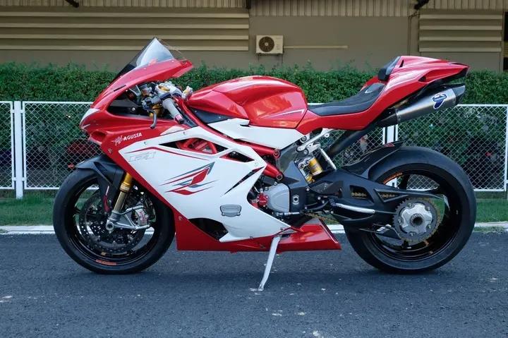 รถบ้านสวยๆ  MV Agusta F4