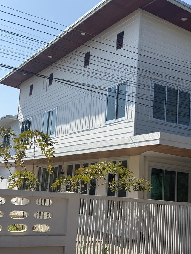 ขายบ้านเดี่ยว 2 ชั้น 100 ตร.ว. บ้านรีโนเวทใหม่ ติดถนนริมโขง 2 ข้างแปลงมุม ทำเลหายาก 13